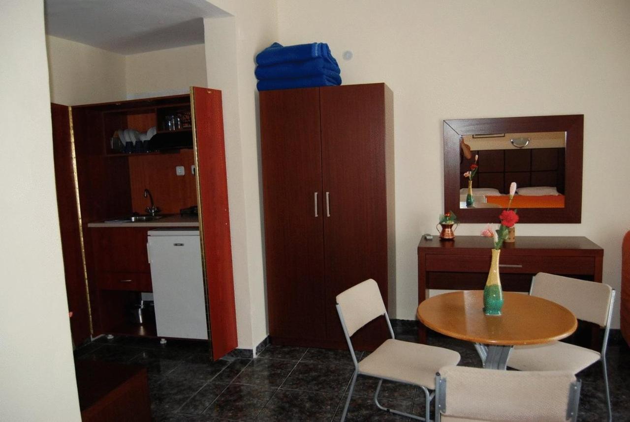 ماكريغيالوس Hotel Dias Apartment المظهر الخارجي الصورة